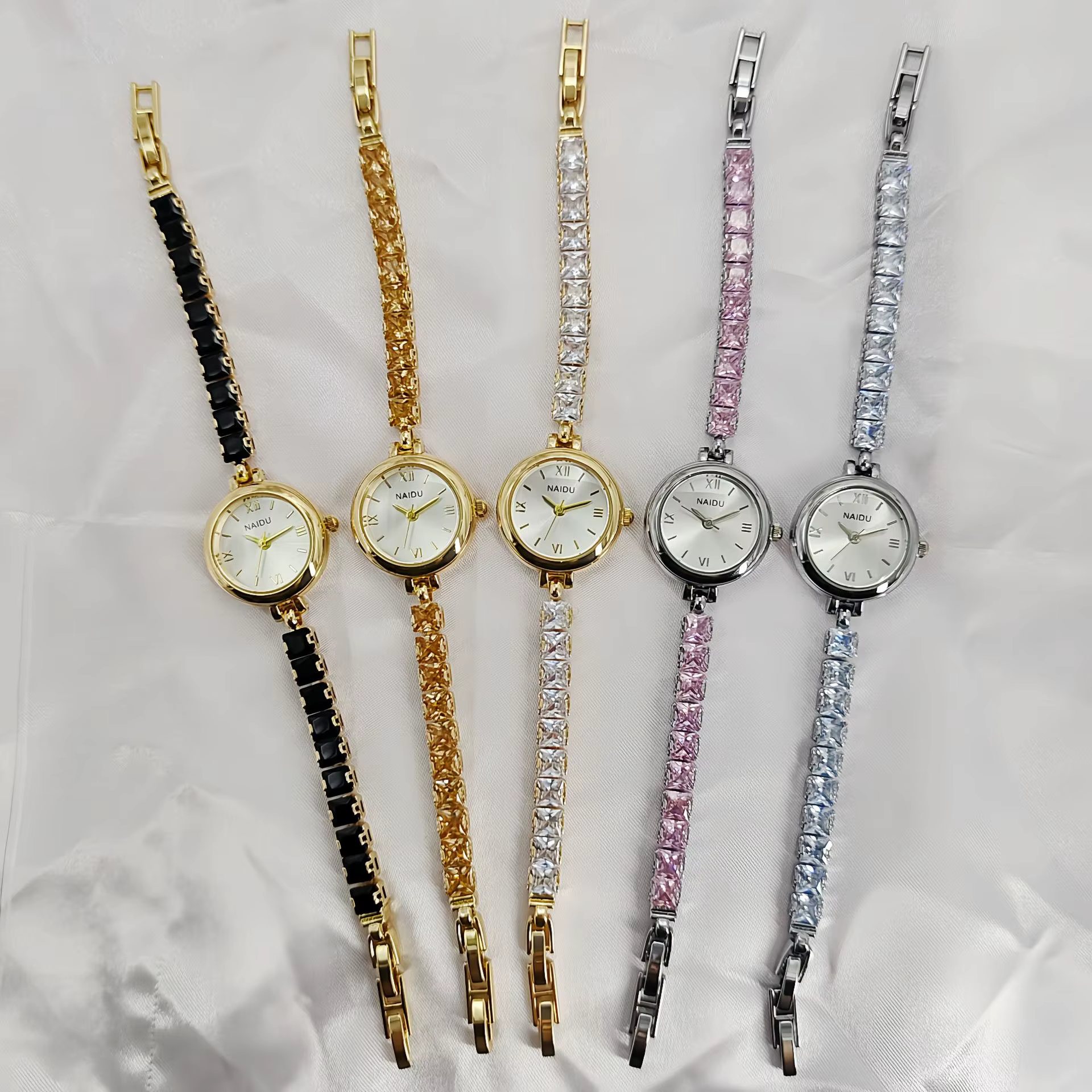 Nouvelle montre-bracelet incrustée de diamants pour femmes