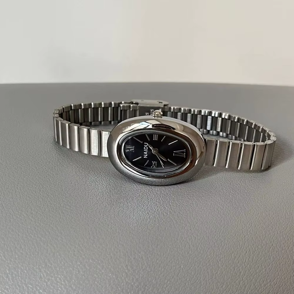 Montres ovales pour femmes avec bracelet en acier inoxydable