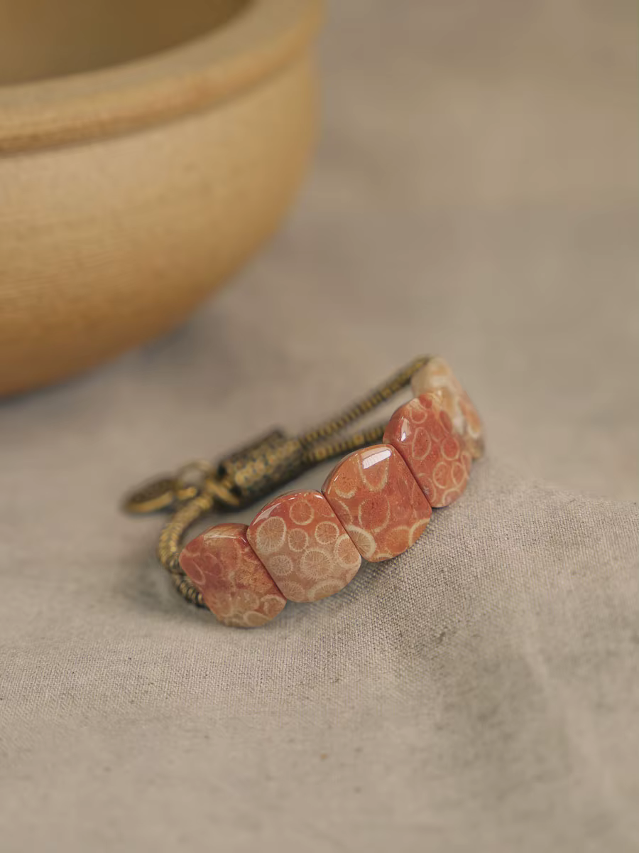 Bracelet de pierres naturelles pour hommes et femmes, deux perles en laiton, roche rouge, métal, bijoux de sémanquer, bracelet de paix protecteur perlé