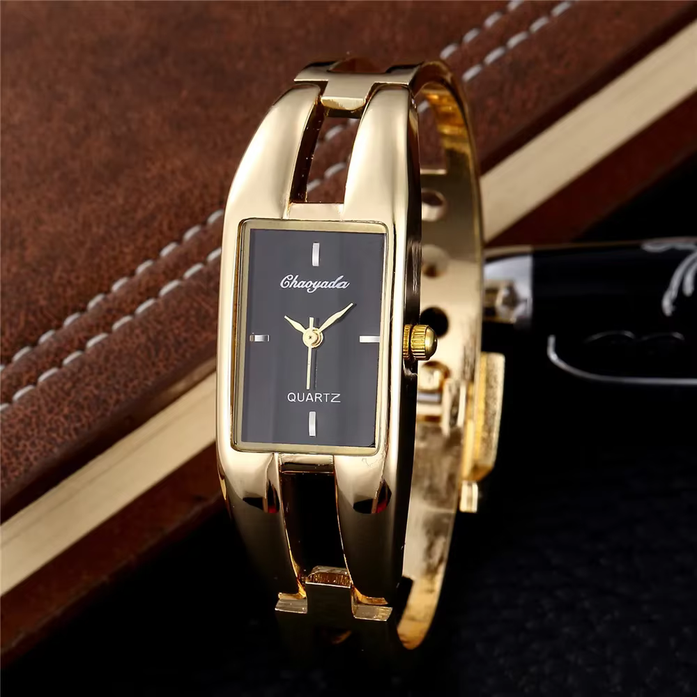 Nouvelle mode Rectangle femmes bracelet montre de luxe haut marque doré dames