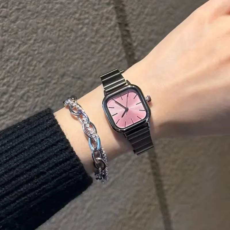 Offre spéciale marque montre noire pour femmes cadeau de luxe montres à Quartz de mode bracelet en acier inoxydable