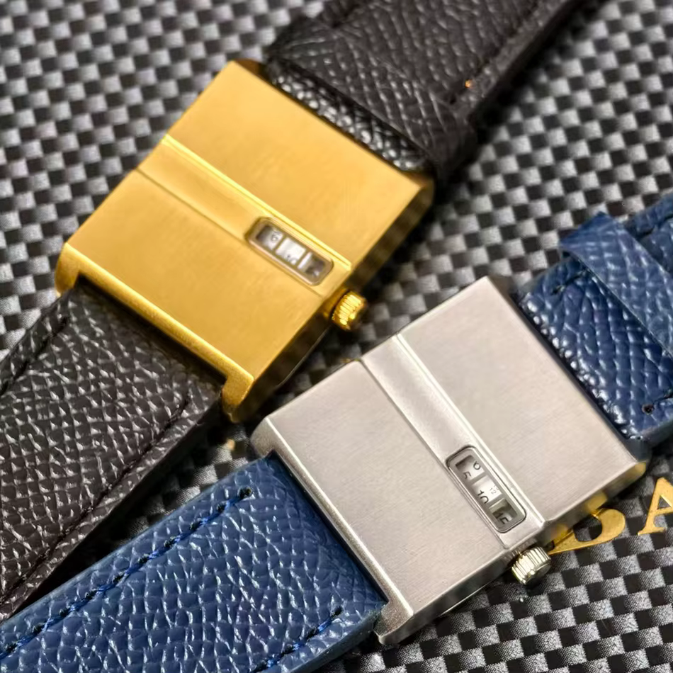 Montre de sport carrée pour hommes