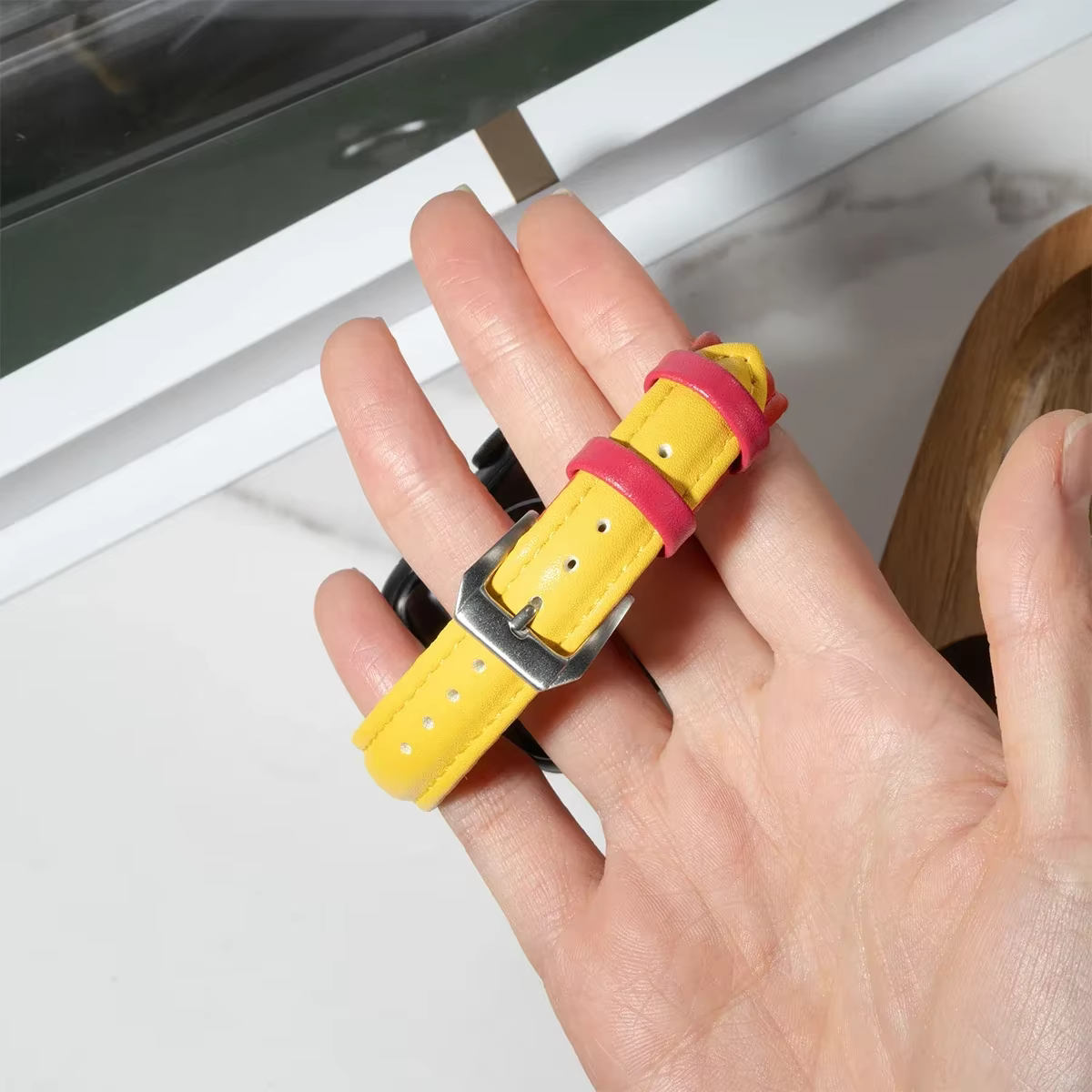 Bracelet fin en cuir PU pour Apple Watch