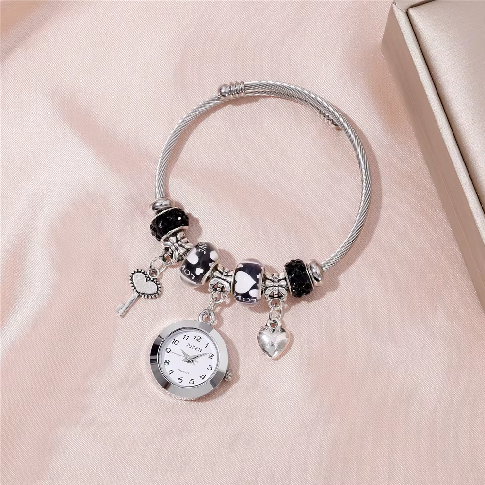 Montre-bracelet pour femme avec pendentif d'amour à la mode