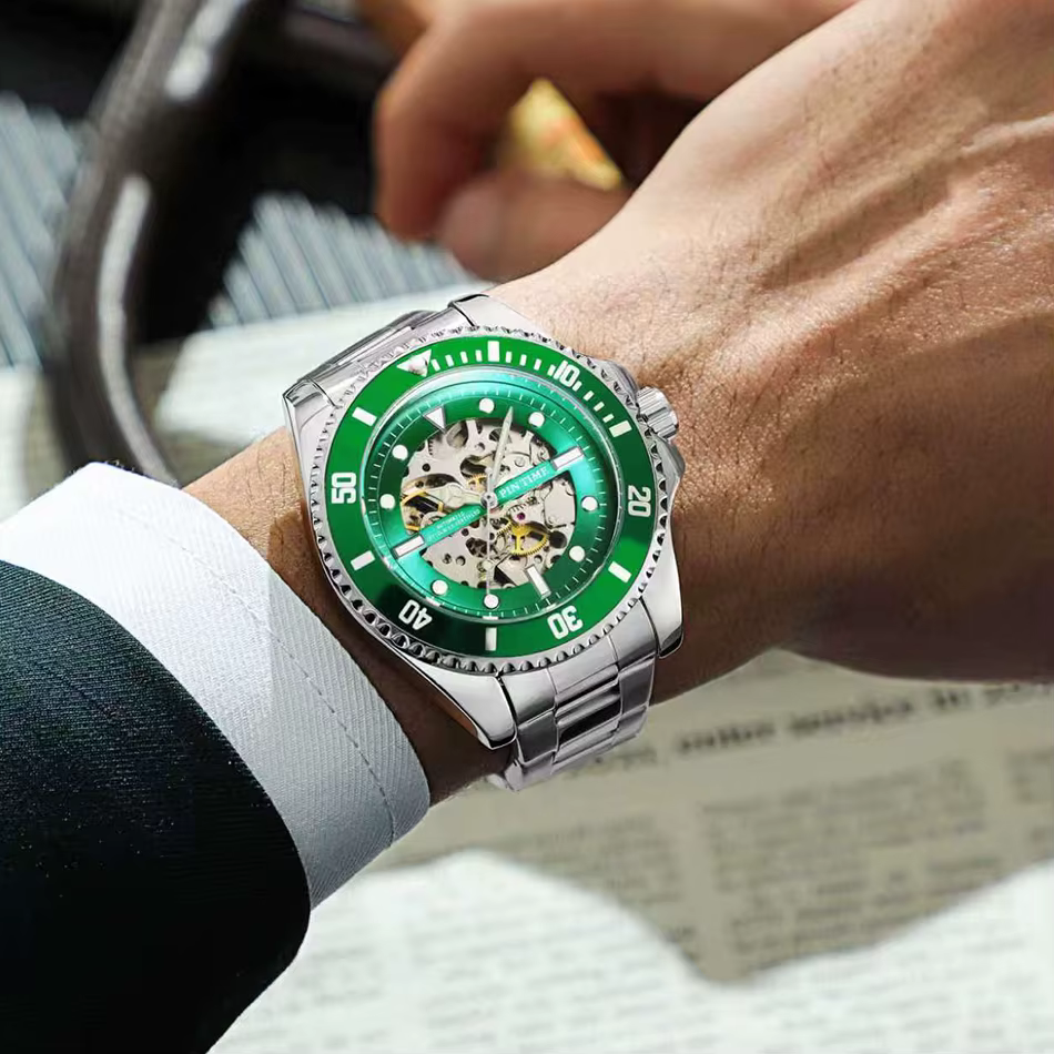 Montre mécanique squelette noire pour homme