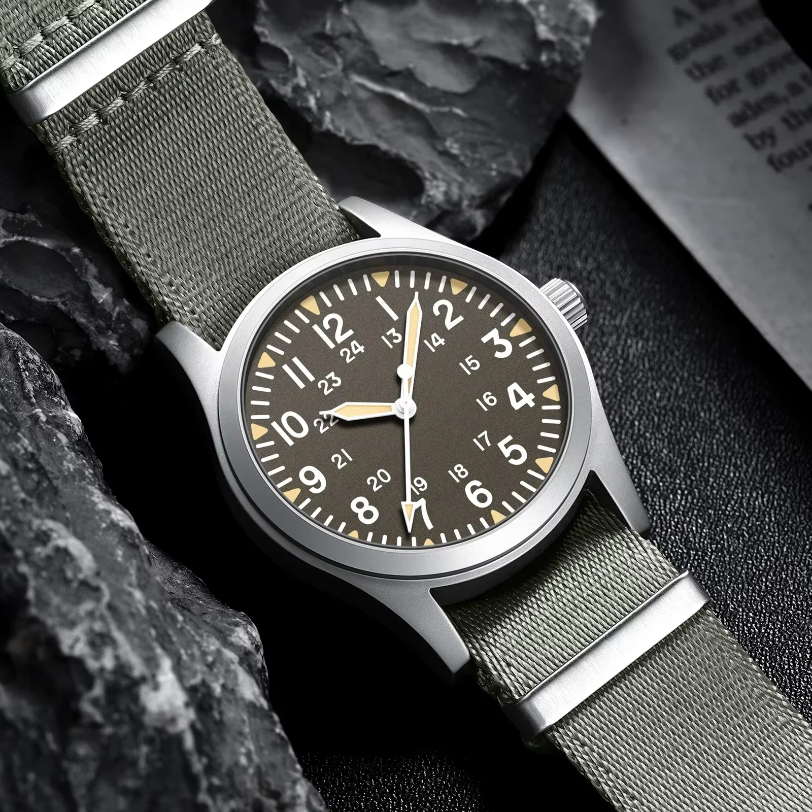 Montre à Quartz VH31 pour hommes militaire robuste champ extérieur 100M étanche avec verre saphir lumineux acier