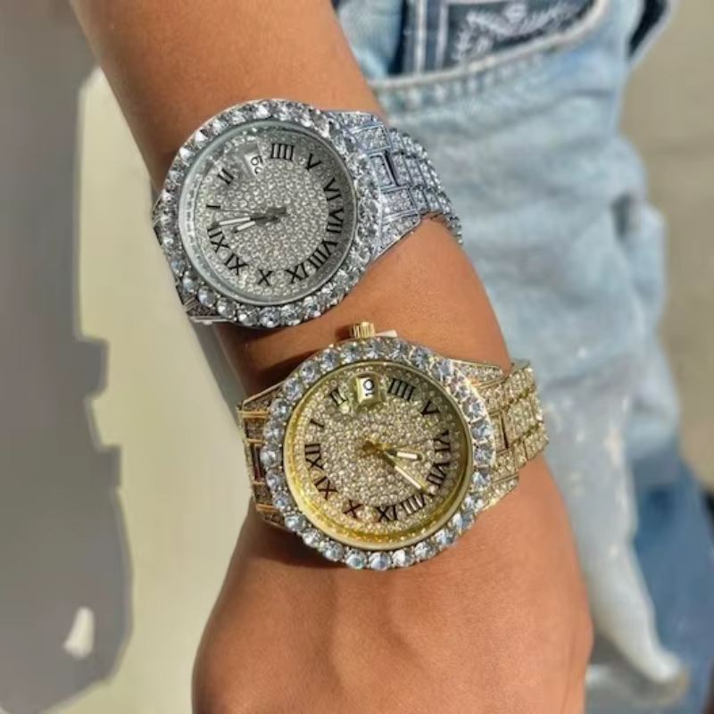 Nouvelle montre de luxe en diamant brillant pour femmes