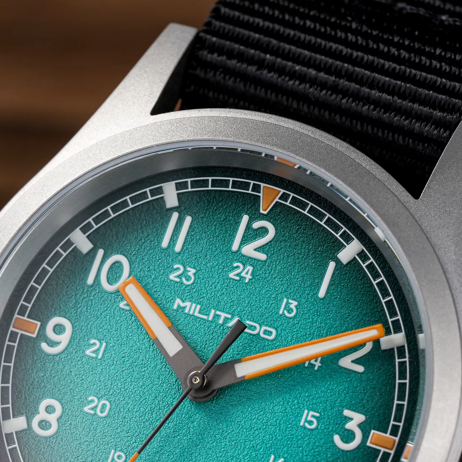 Montre de terrain ML24 pour homme